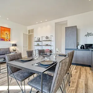 Superbe 3 Pièces Refait à Neuf Classé 4 étoiles Avec Ascenseur Et Balcon à Pied De La Et Du Palais Des Festivals , Cannes Francia